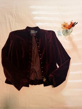 American Living Velvet Jacket in Wine